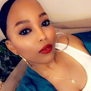 Meet your Posher, Candace